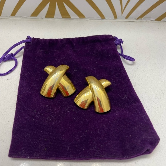 Jewelry - 90s Vintage gold tone “X” post earrings.